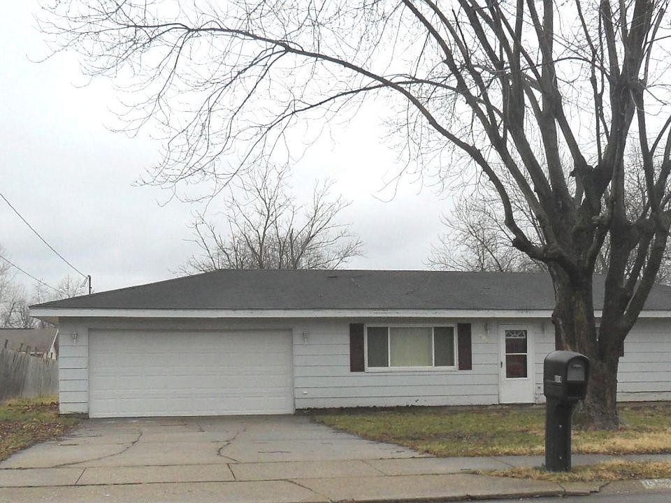 2nd image of 808 Brookwood Dr