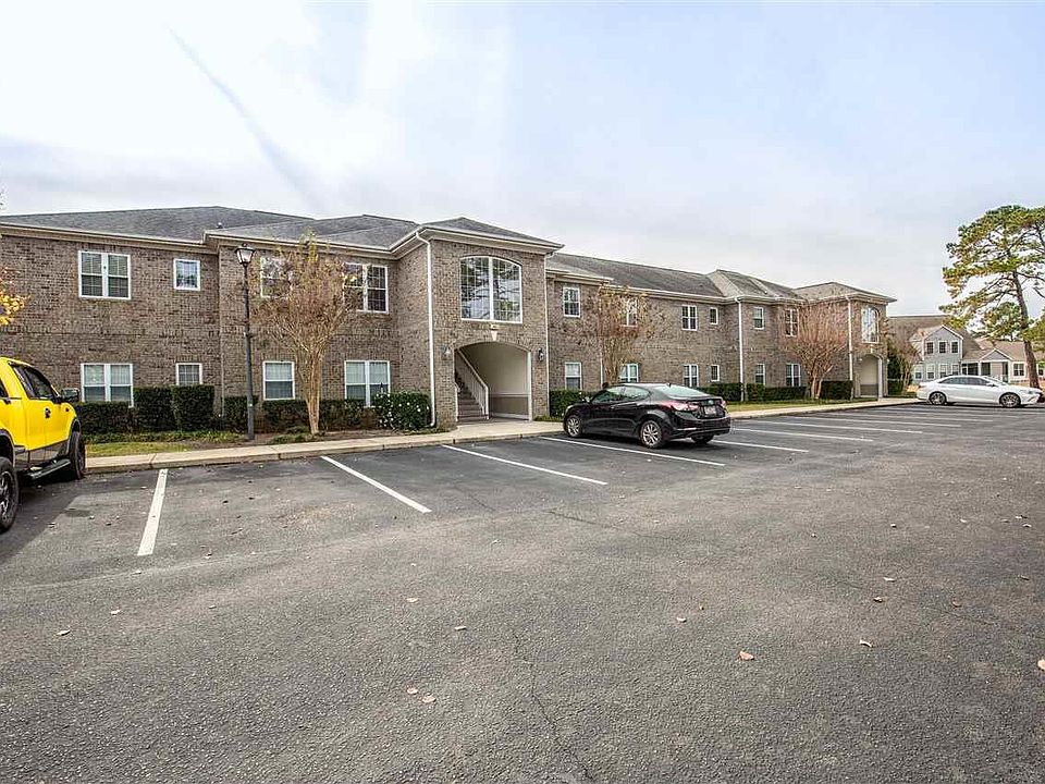 1st image of 400 Willow Green Dr Unit E