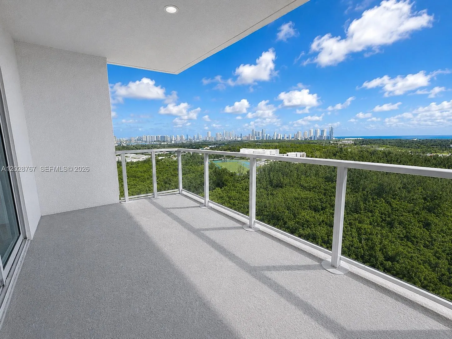 The Oaks I Condo — Photo 2