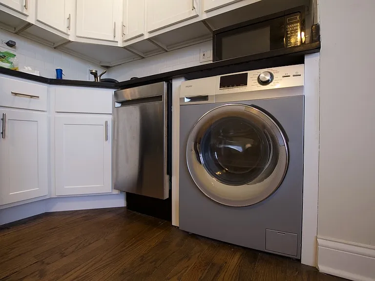 3345 N Marshfield Ave #203 — Photo 5