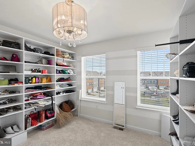 9715 Summerton Dr — Photo 44