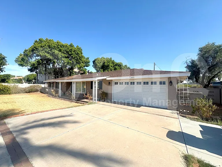 3421 E Camelback Rd — Photo 3