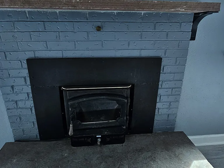 1805 S Pratt Pkwy — Photo 6