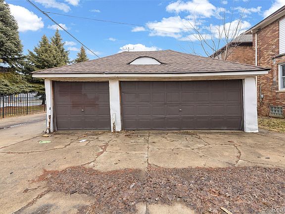 5th image of 4066 Tyler St
