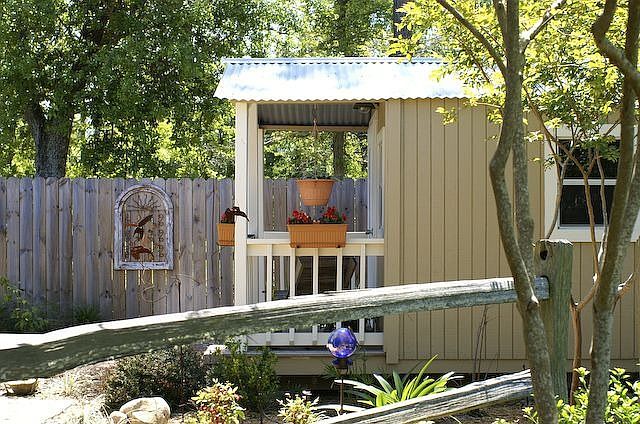 storage/workshop with electric outlets