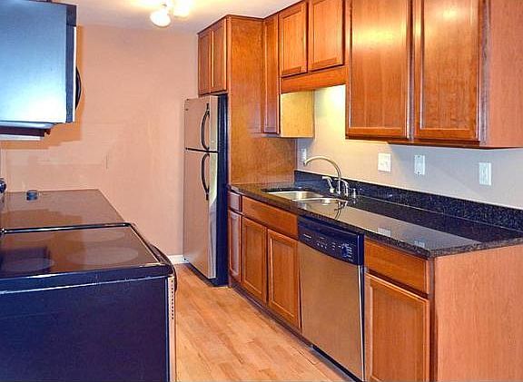 4th image of 2700 W 44th St APT 105