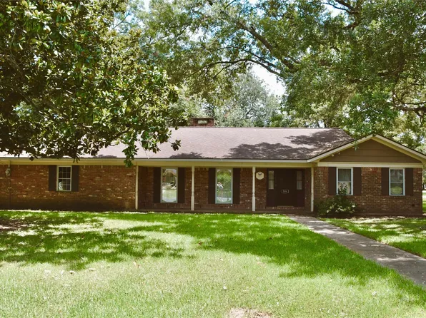 506 Olive St, Wharton, TX 77488