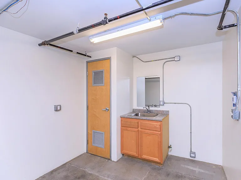 Statham Live Work Lofts — Photo 13