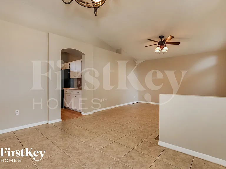 2202 Cattleman Dr — Photo 4