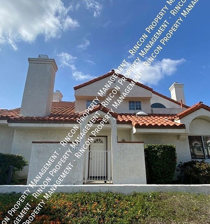 1st image of 251 Camino Cortina
