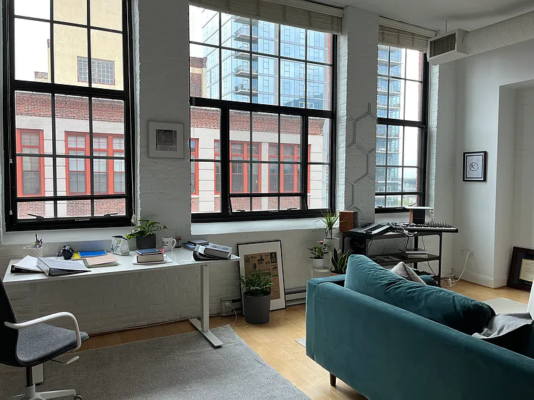 2429 Locust St #611 — Photo 3