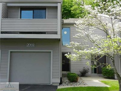 2069 Fox Hollow Dr, Okemos, MI, 48864