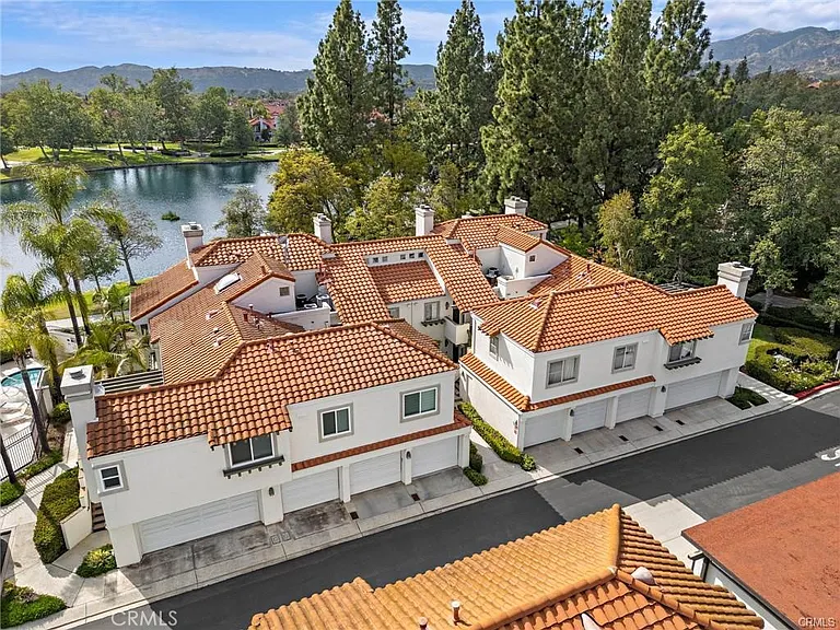 13 Brisa Del Lago — Photo 2