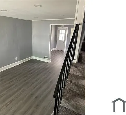 921 Bonaparte Ave — Photo 2