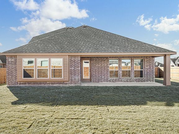 4th image of 304 Hidden Cove Dr