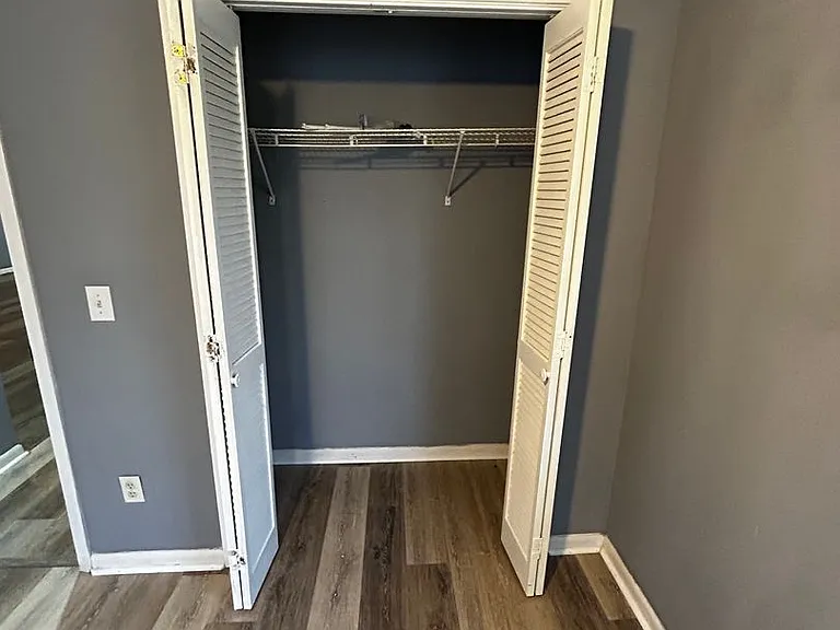 1007 W 11th Ct — Photo 9