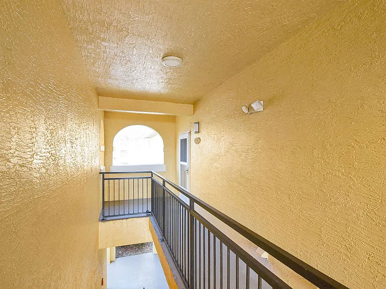 2221 Vista Cove Rd — Photo 4