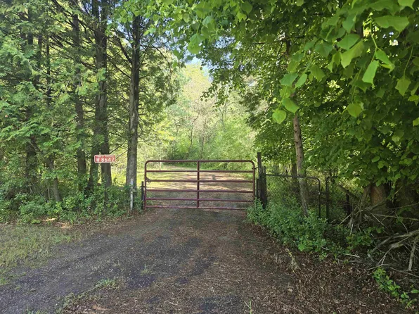 W8642 Bighorn Ave, Wautoma, WI 54982