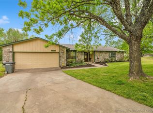 2504 Concord Cir, Sapulpa, OK 74066