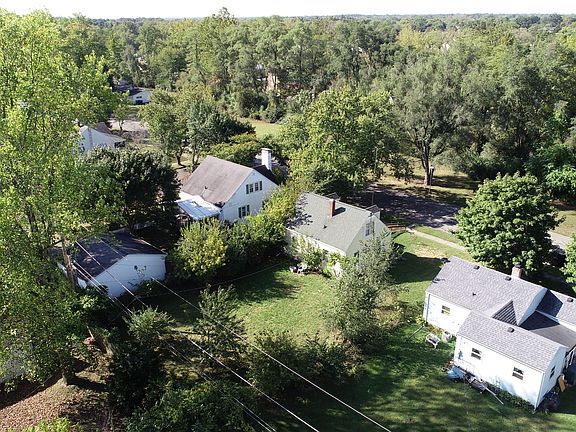 4th image of 209 NW 11th St