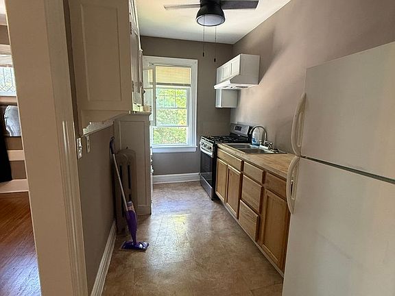 5th image of 20 Cottage Pl #6
