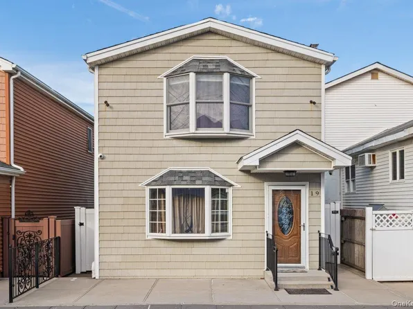 19 W 13th Road, Broad Channel, NY 11693