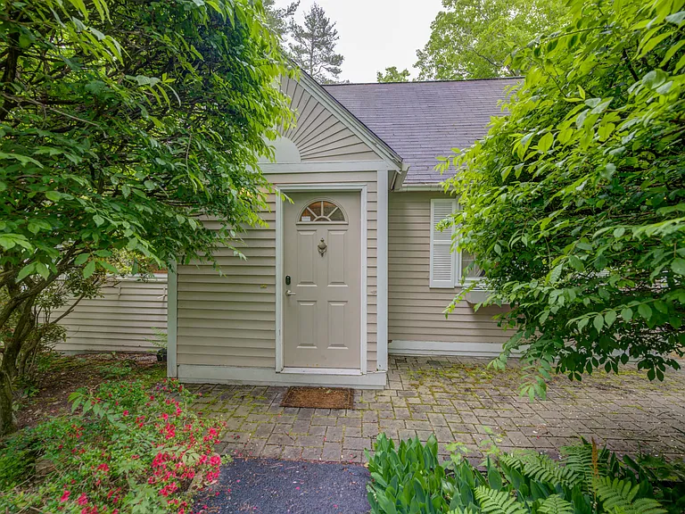 90 Chestnut Rd — Photo 19