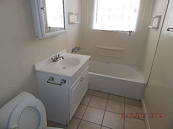 4th image of 3836 47th St