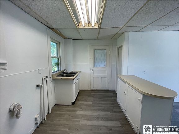 5th image of 23 Valley St