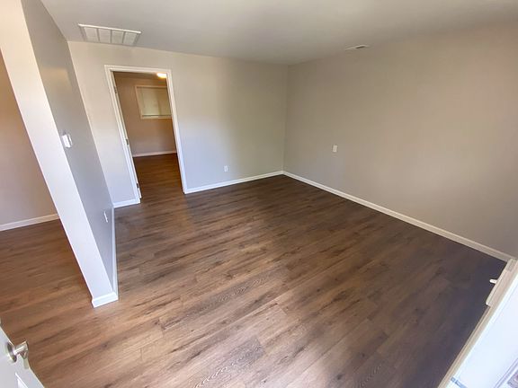 2nd image of 1120-1122 Holloway St