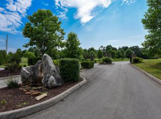 2407 Robin Ridge Dr, Maryville, TN 37801