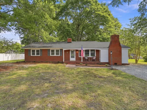 544 N Dunn St, Angier, NC 27501