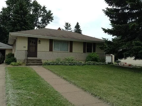 1292 County Road B W