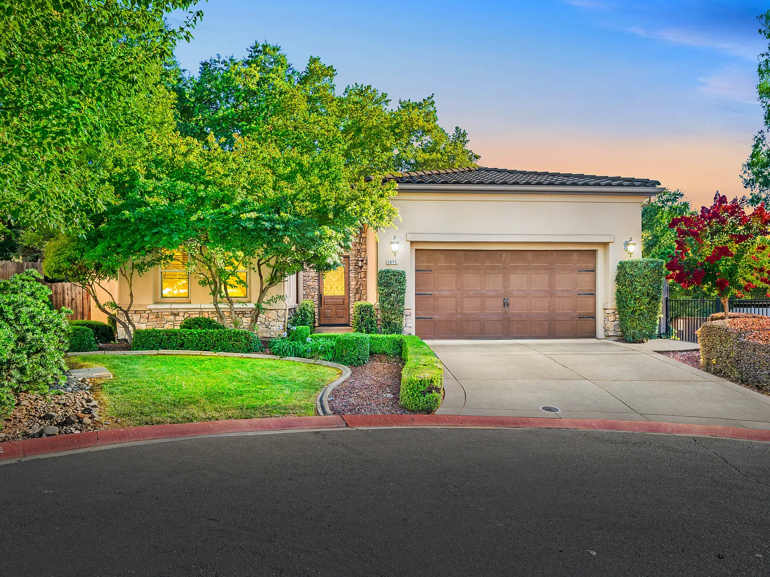 4 bed, 3.5 bath, 2989 sqft, $3,800 — Photo 1
