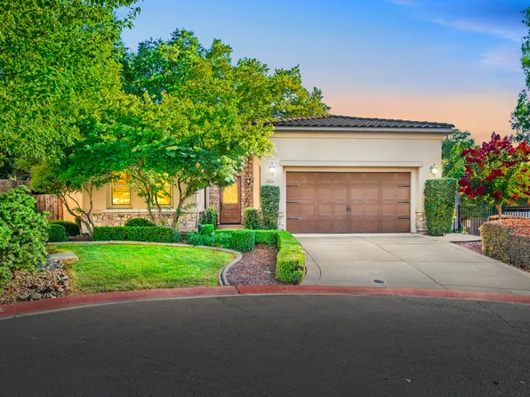 8095 Village Estates Ln, Fair Oaks, CA 95628