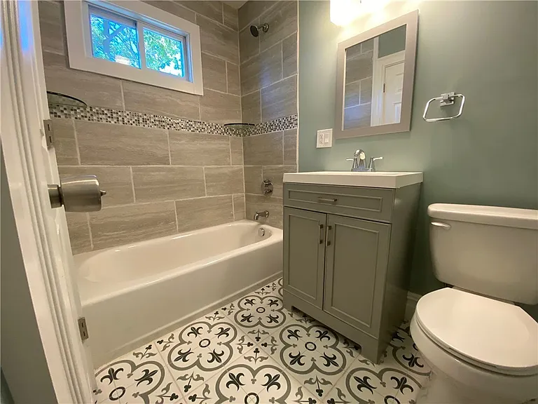 56 Cypress St #3 — Photo 5