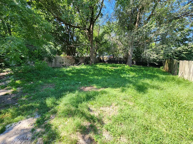 2153 N National Ave — Photo 34