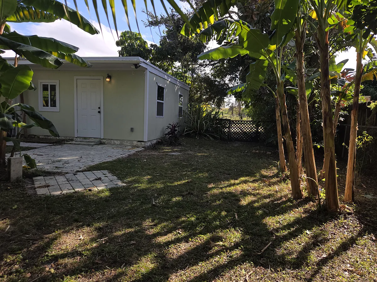 Photo 2 of 10 - 9073 Twig Rd #B - Lake Worth, FL Building Photo - 9073 Twig Rd #B