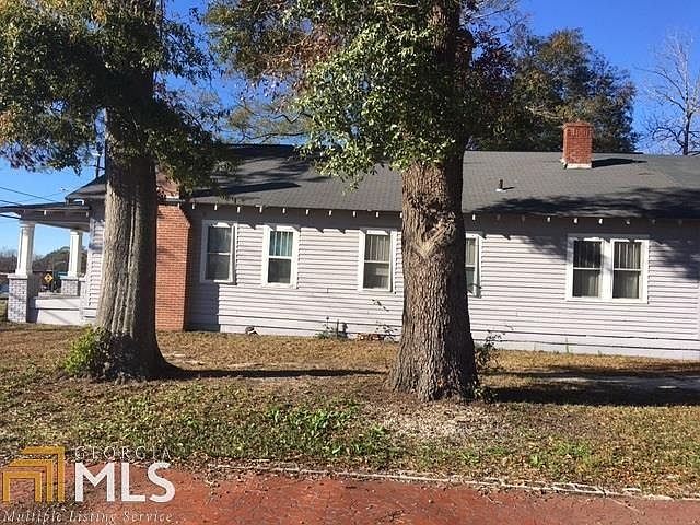 1st image of 645 College St