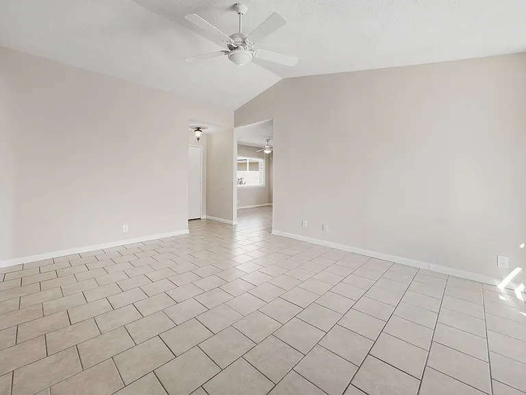 25634 Salceda Rd — Photo 9