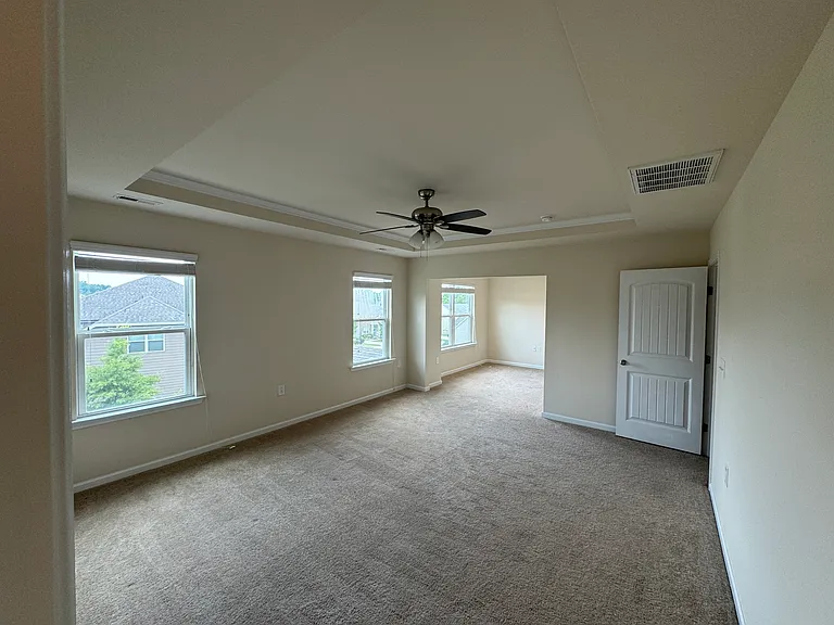 925 Lemster Ln — Photo 62