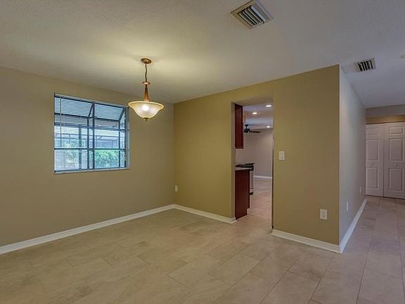 5th image of 1195 Mineola Cir