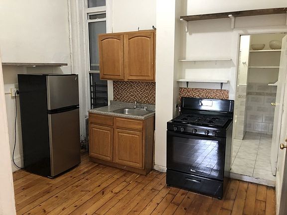 3rd image of 739 Dekalb Ave APT 4R