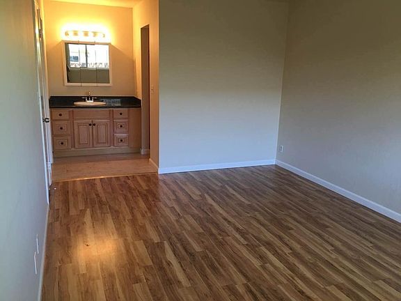 5th image of 10667 Gardena Ct