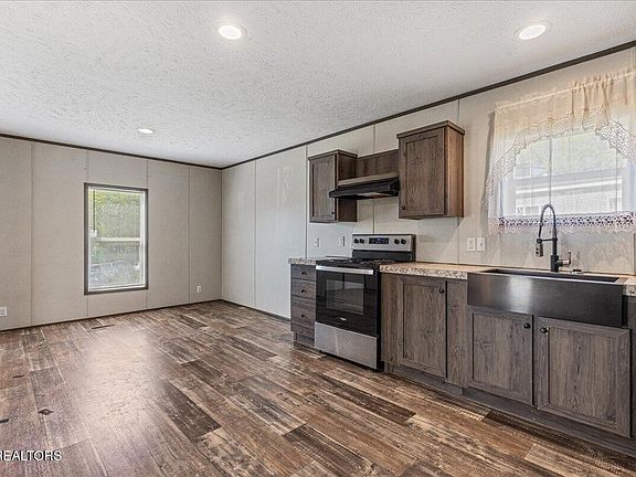 4th image of 610 Jackson Ave