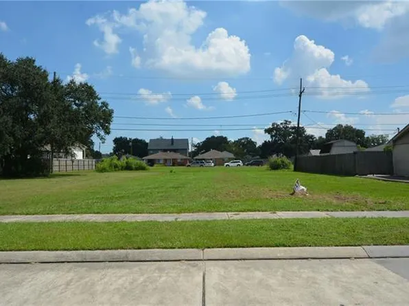 1535 Schnell Dr, Arabi, LA 70032