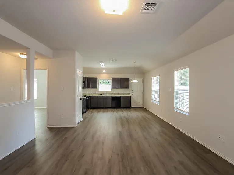 3281 Chunk Dr — Photo 4