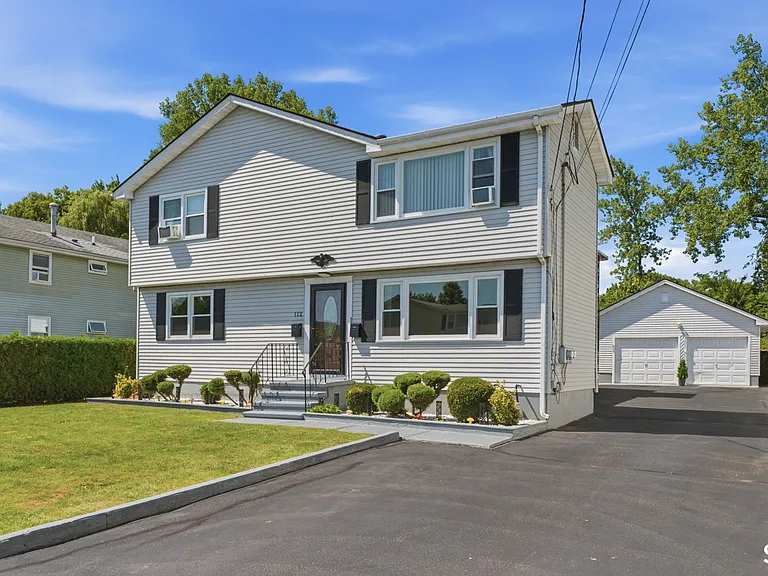 112 Joy Ln #1 — Photo 2