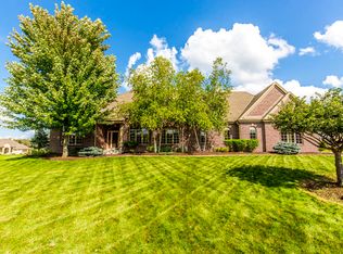 W229N3624 Glen Abby Ct, Pewaukee, WI