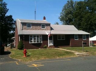 207 Woodruff Ave, Avenel, NJ 07001
